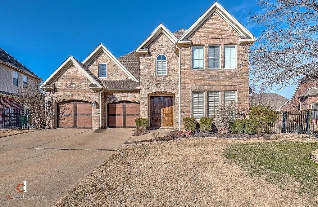 Rogers House: 5404 S Chimay Drive