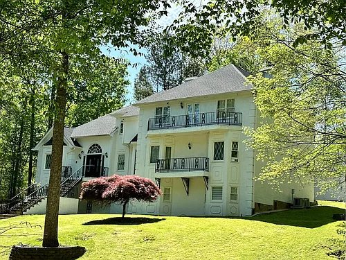 Duluth House: 3670 River Mansion Dr