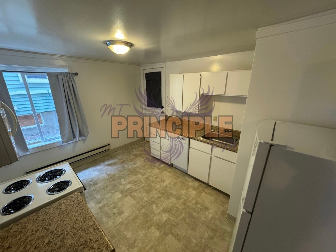 Anaconda Apartment: 218 E 3rd Street