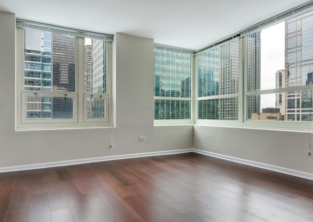 Chicago Apartment: 345 N La Salle Dr Apt 2705