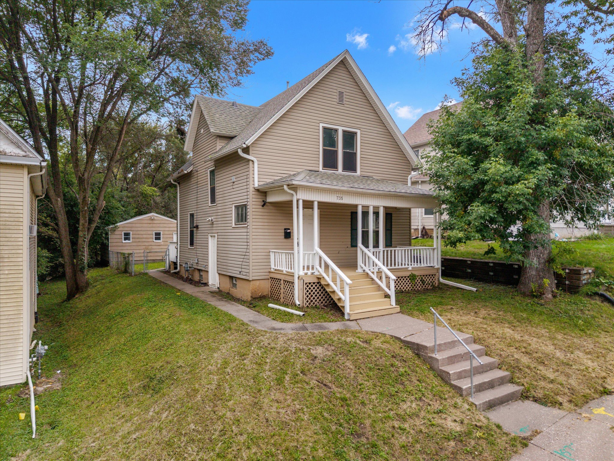 Davenport House: 735 Sylvan Ct
