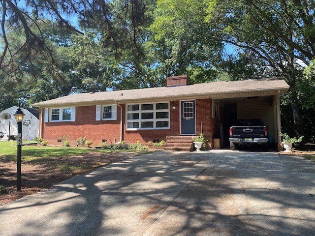 Angier House: 122 S Pleasant St.