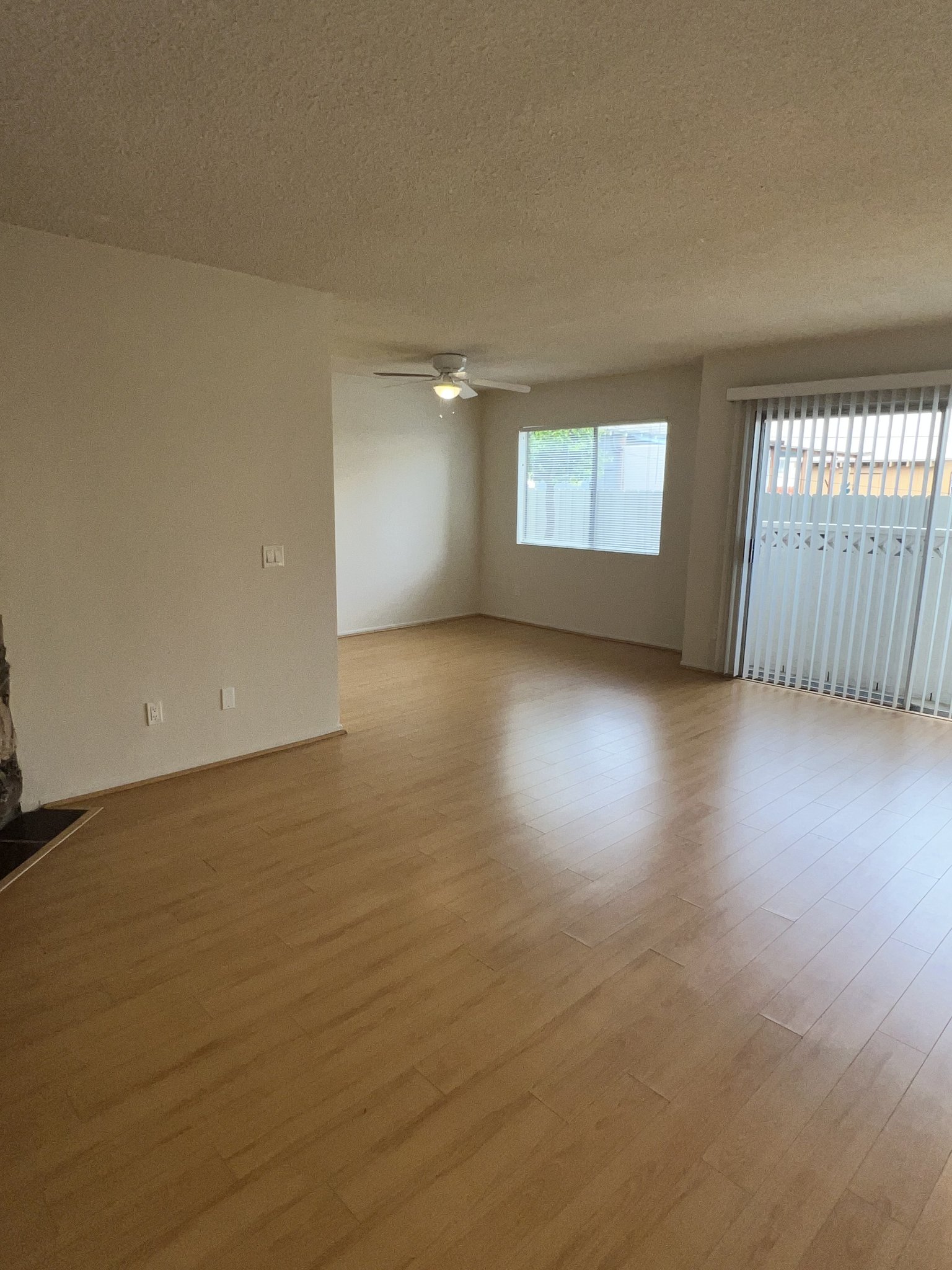 Los Angeles Apartment: 4072 Inglewood Blvd.