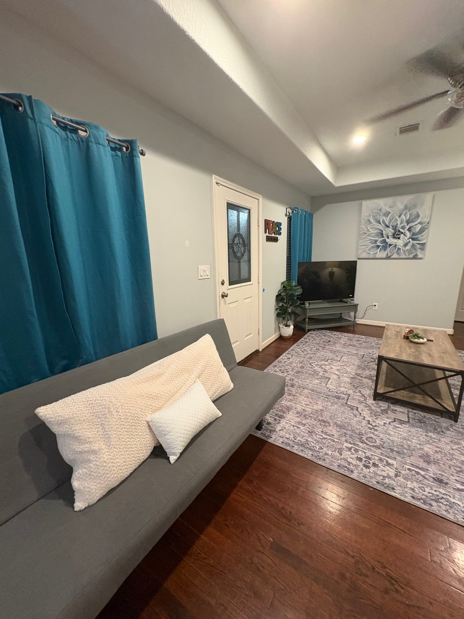 Houston House: 7028 Gammage Street