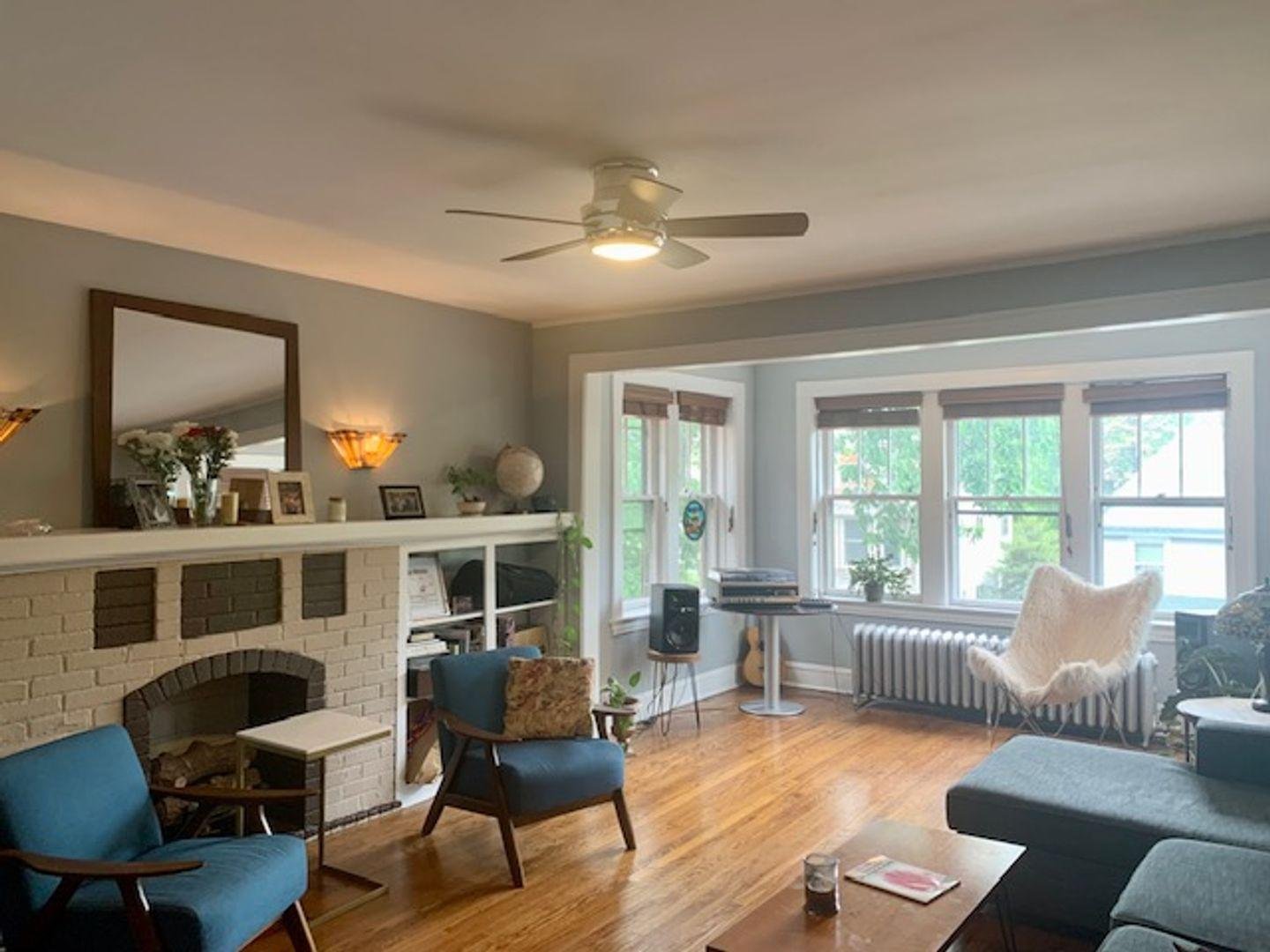 Chicago Condo: 2439 w gunnison