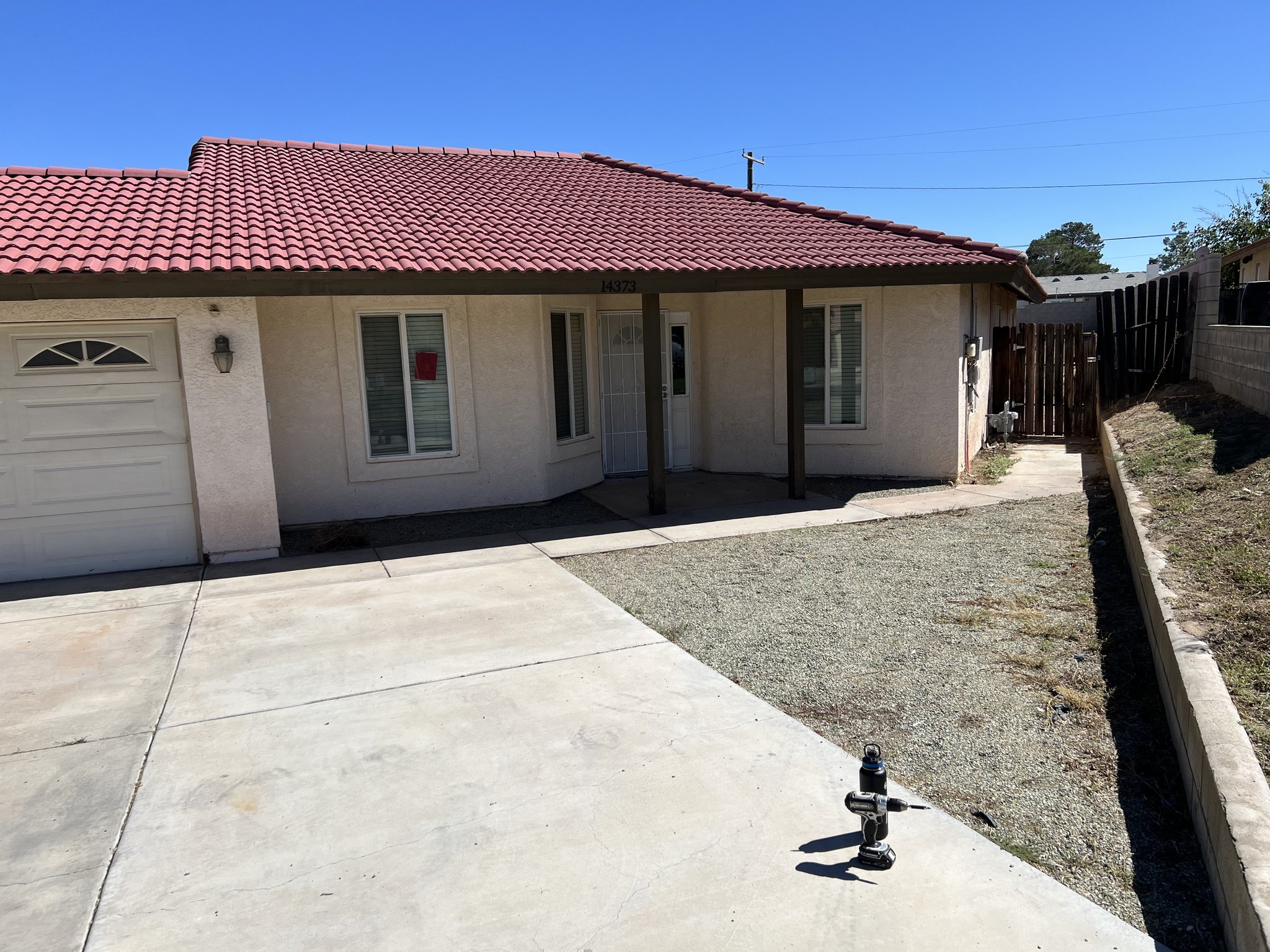 hesperia House: 14373 Linden St Hesperia, CA