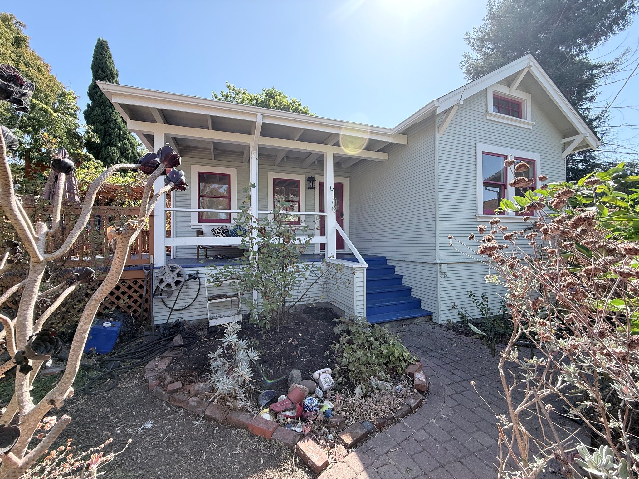 Berkeley House: 1822 Carleton St