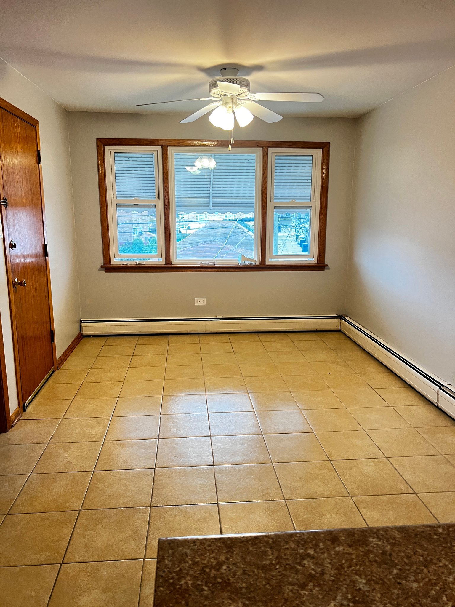 chicago Apartment: 5709 S Archer ave, Apt #2