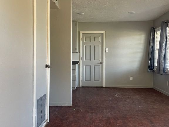 Dearborn House: 23052 Audette St