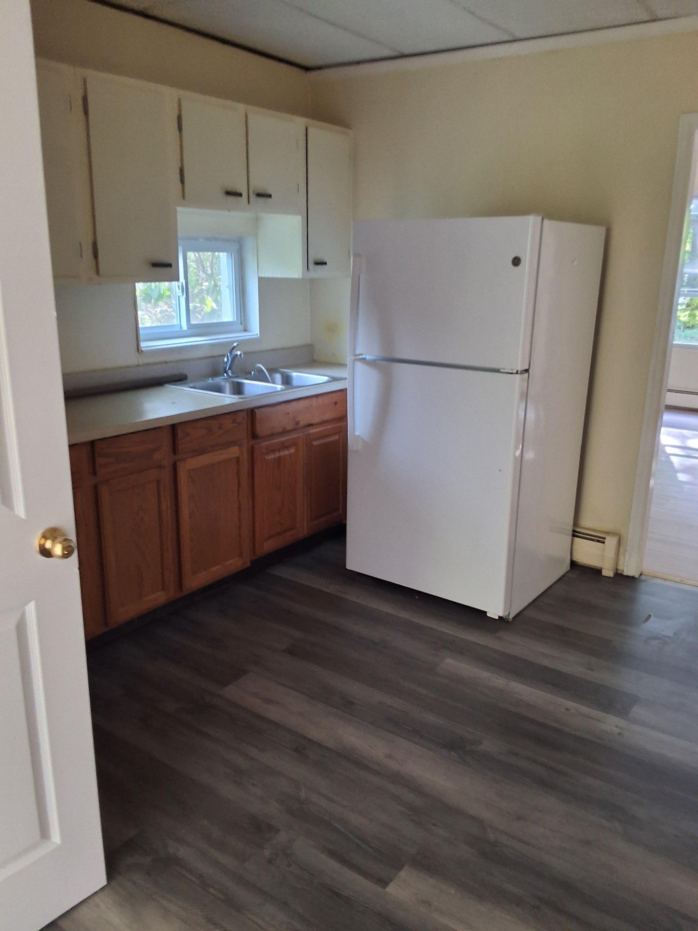 Pleasant Valley Apartment: 4 Brewster Lane Apt 1