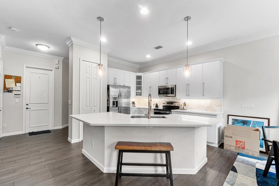 Palm Beach Gardens Townhome: 7217 Oxford Court
