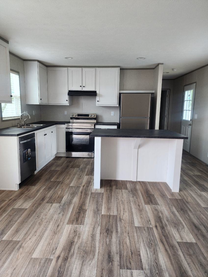 Jonesboro House: 696 Tara Rd