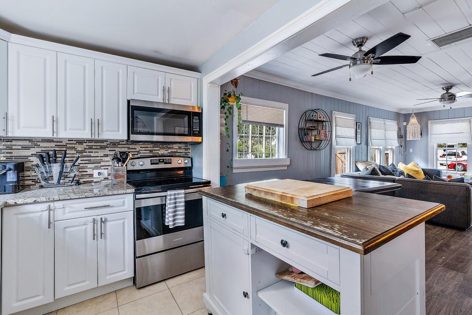 West Palm Beach House: 524 50TH Street