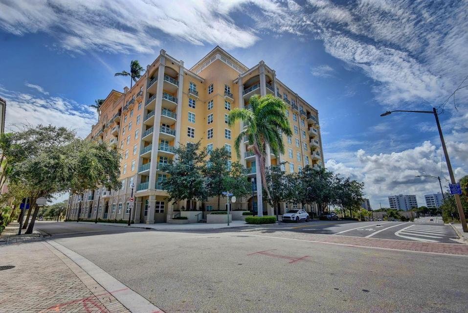 West Palm Beach Condo: 403 S SAPODILLA Avenue 718