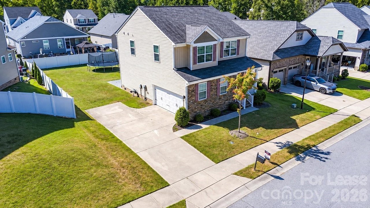 Rock Hill House: 850 Windblown Pl