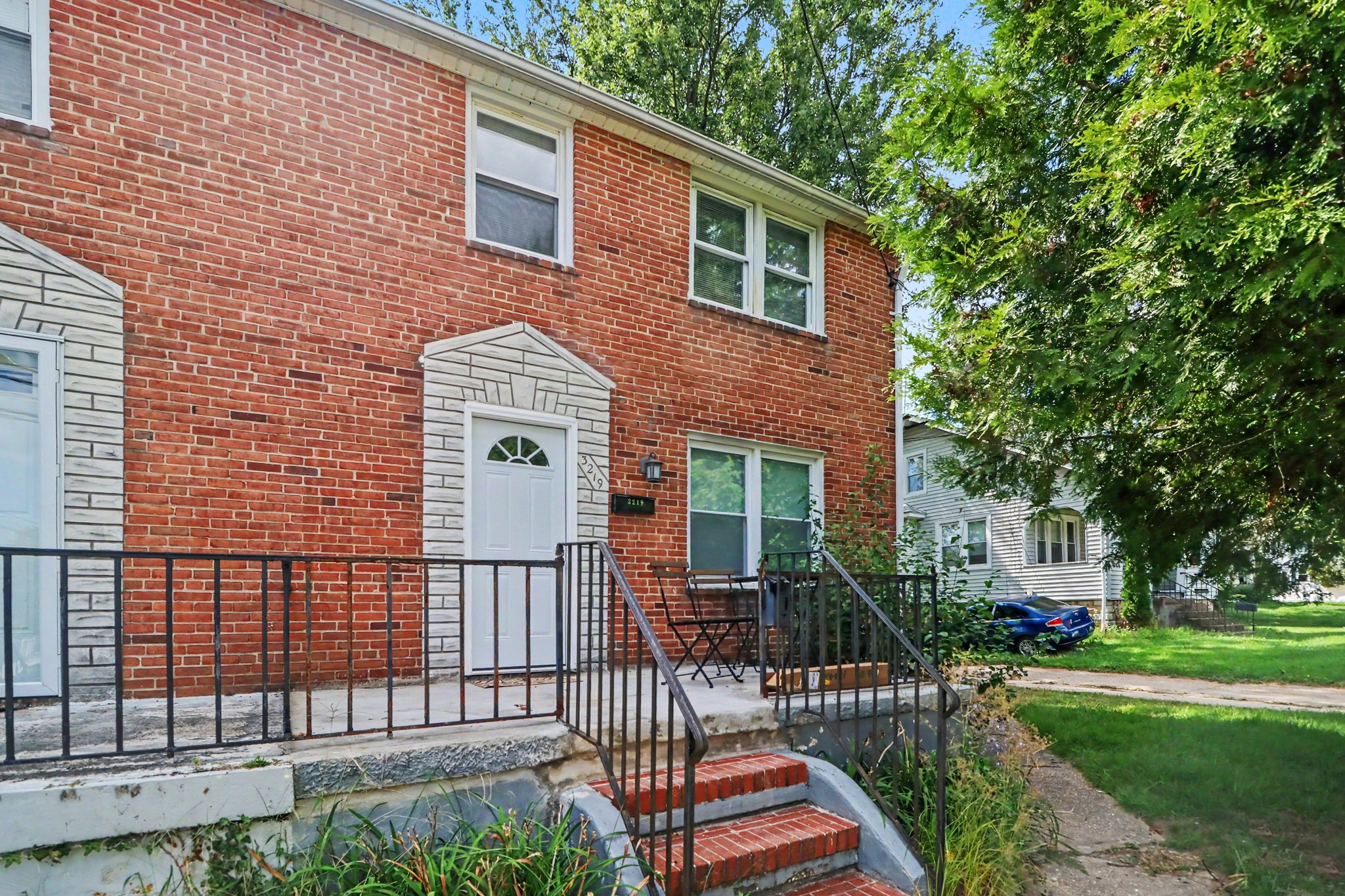 Parkville House: 3219 Taylor Ave
