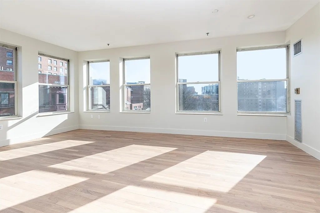 Boston Condo: 96 Broadway St