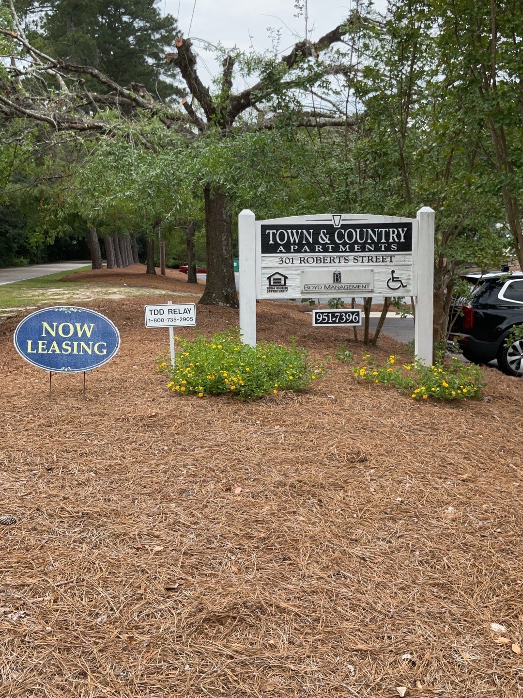 Lexington Apartment: 301 Roberts St.