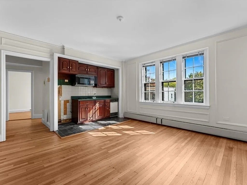 Cambridge Condo: 988 Memorial Dr