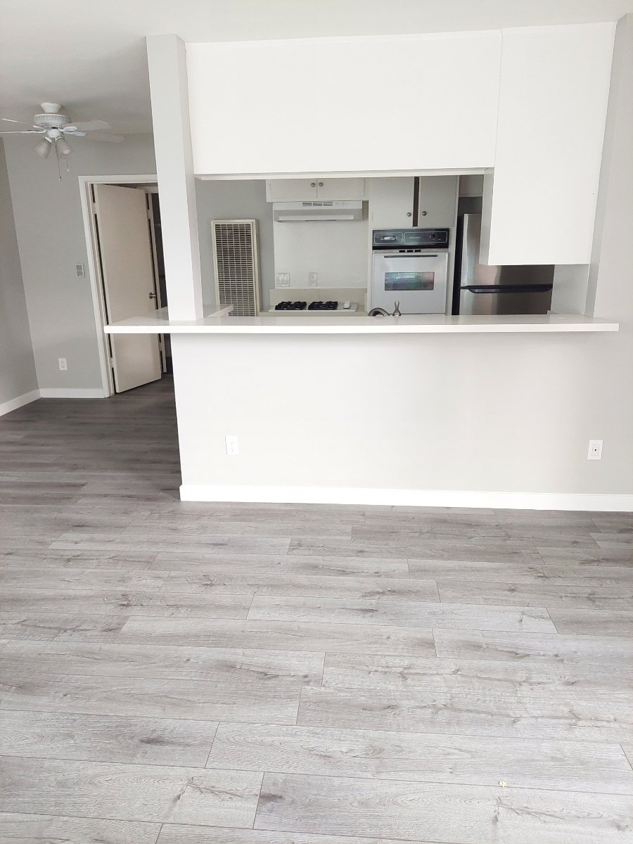 Los Angeles Apartment: 1412 Brockton Ave