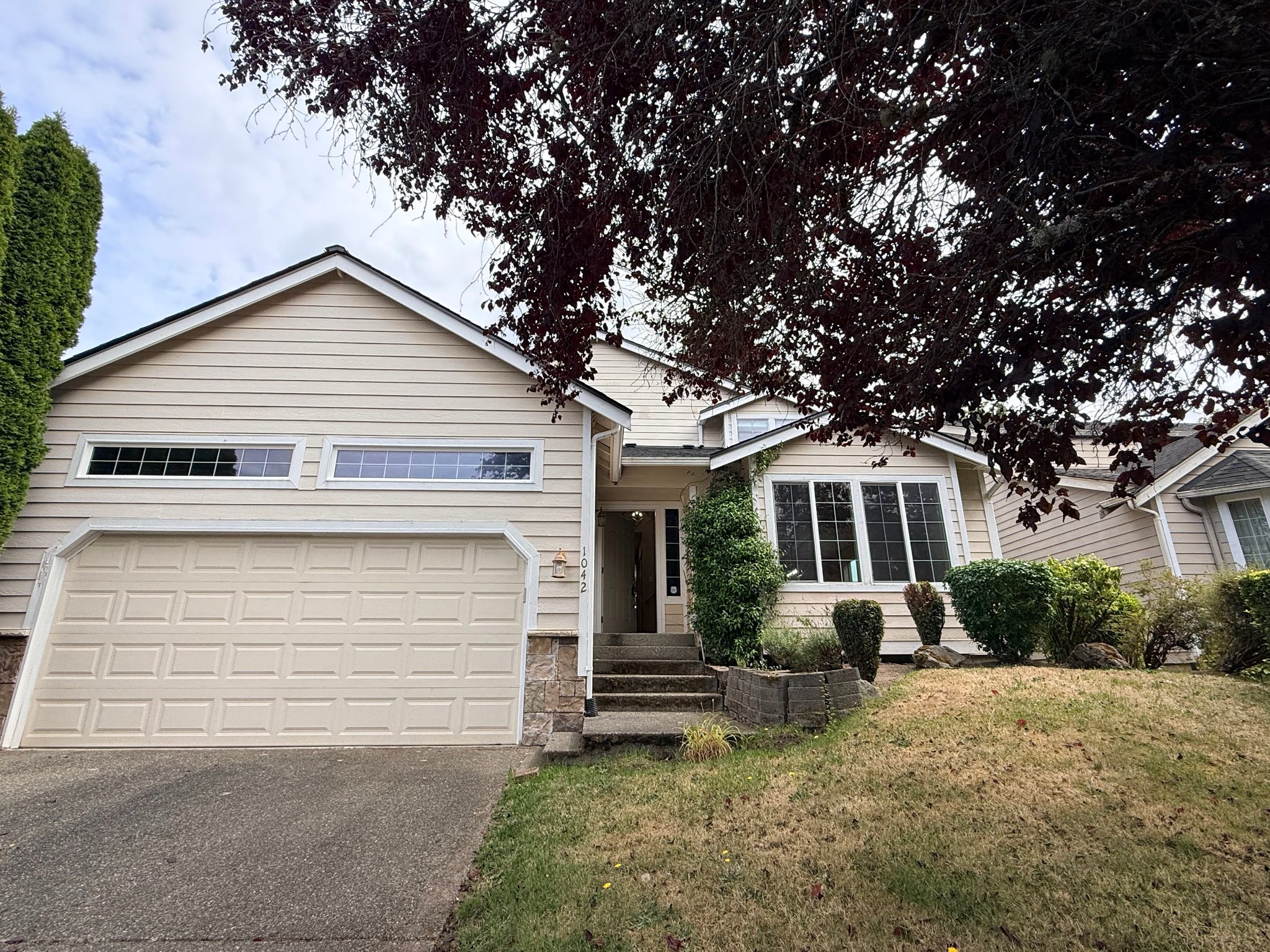Renton House: 1042 Duvall Pl NE
