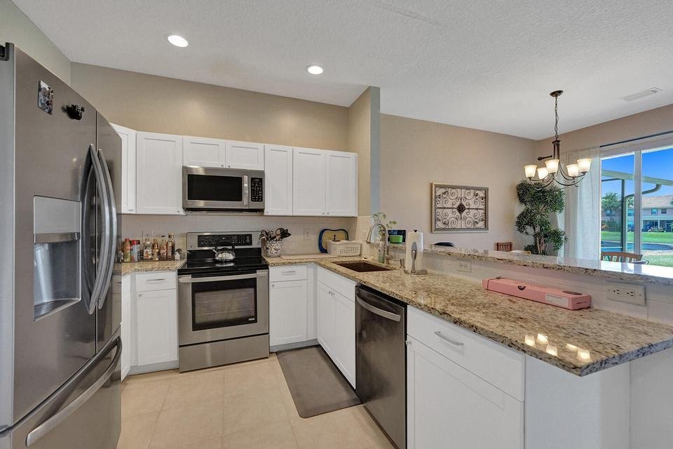 Royal Palm Beach Townhome: 254 RIVER BLUFF Lane