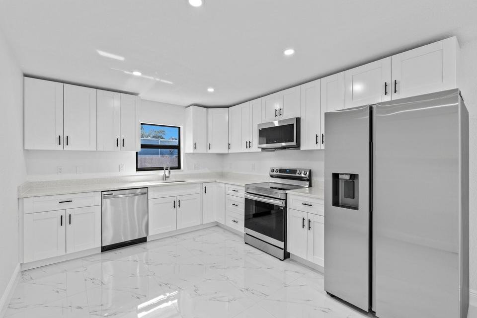Lake Worth Townhome: 616 S Pine Street B