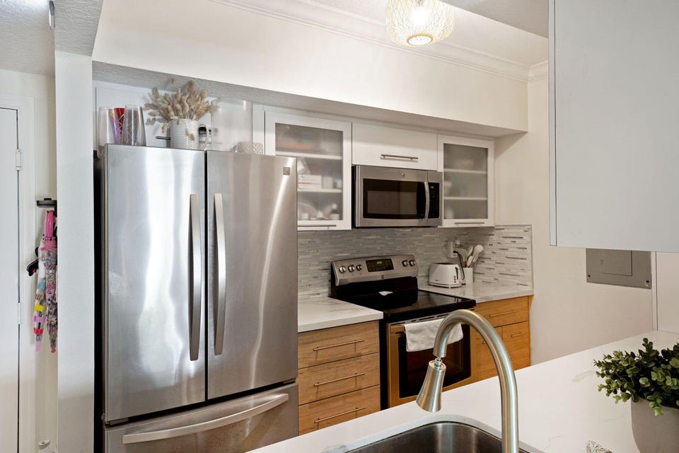 Pembroke Pines Condo: 231 SW 116th Avenue 19208