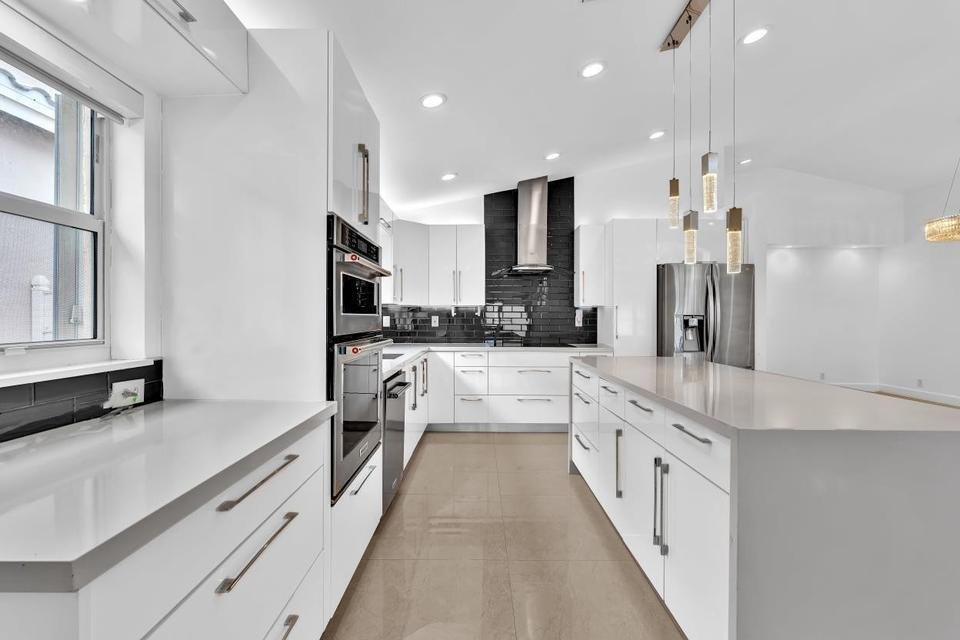 Fort Lauderdale House: 3307 SW 49th Street