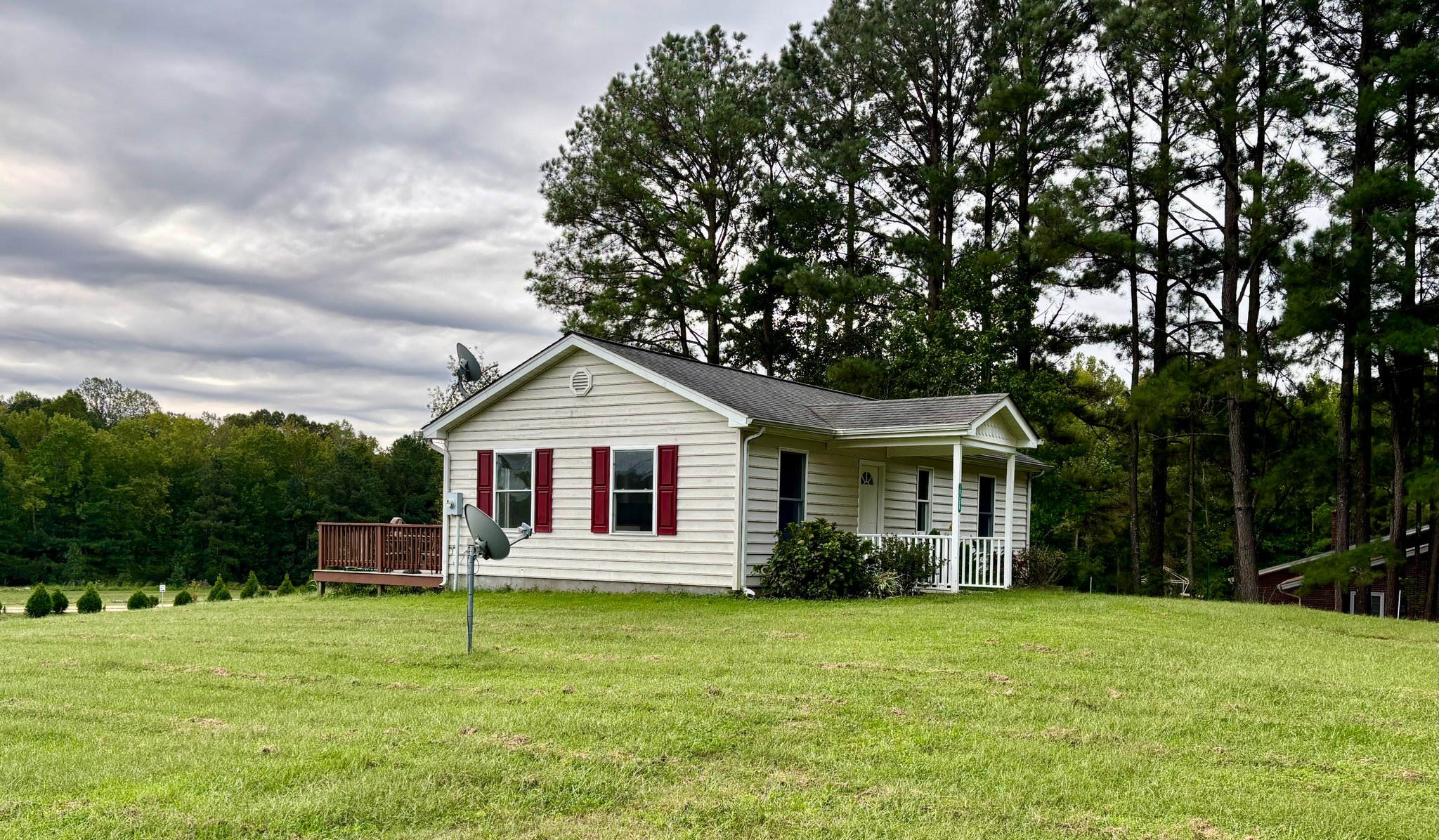 Dutton House: 10399 Hope Cir