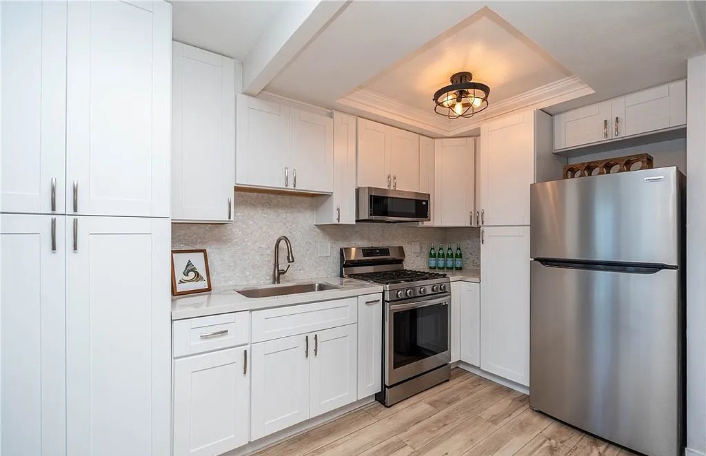 Huntington Beach Condo: 17072 Pacific Coast Hwy