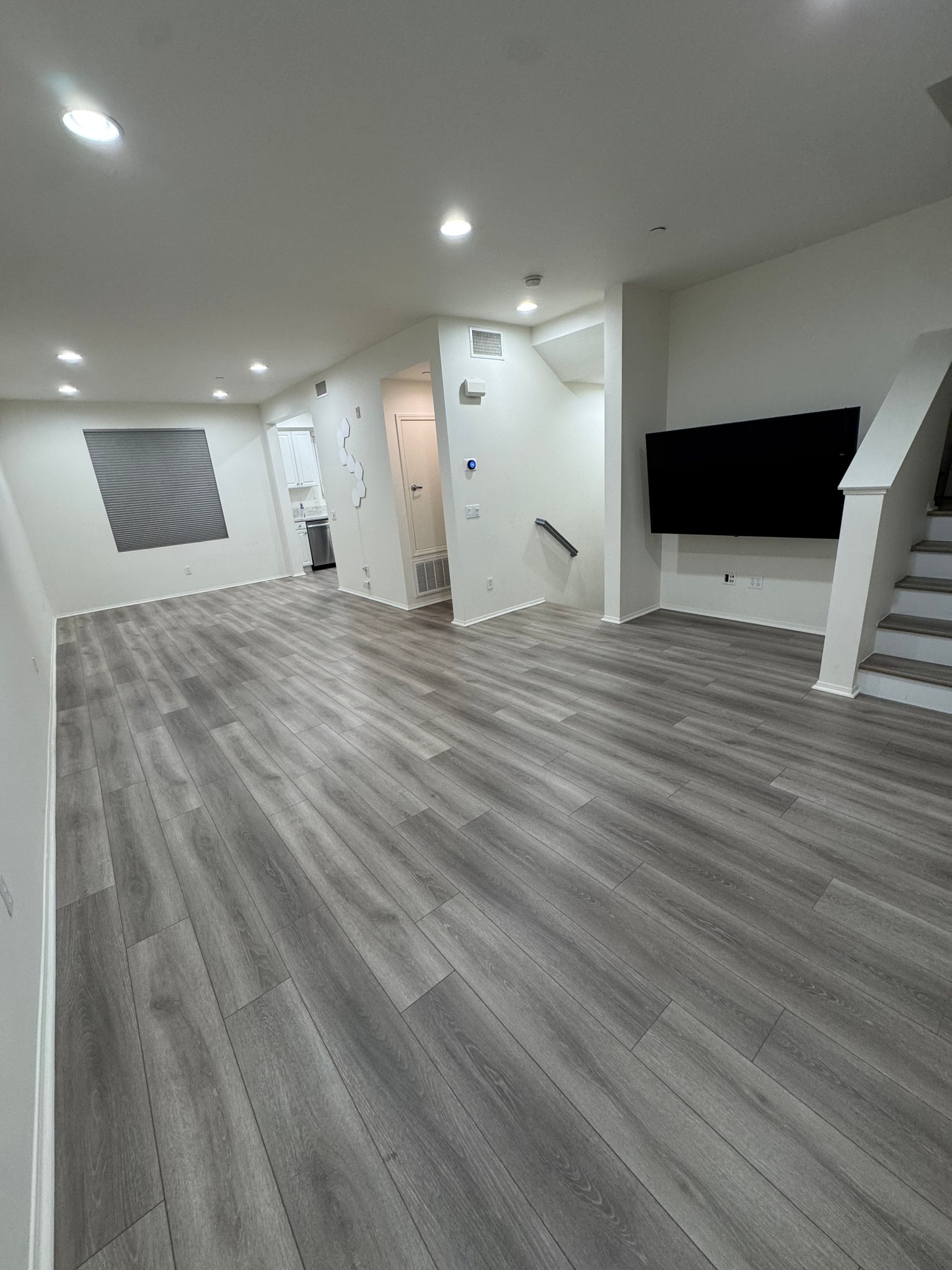 Hawthorne Townhome: 5433 Ocean