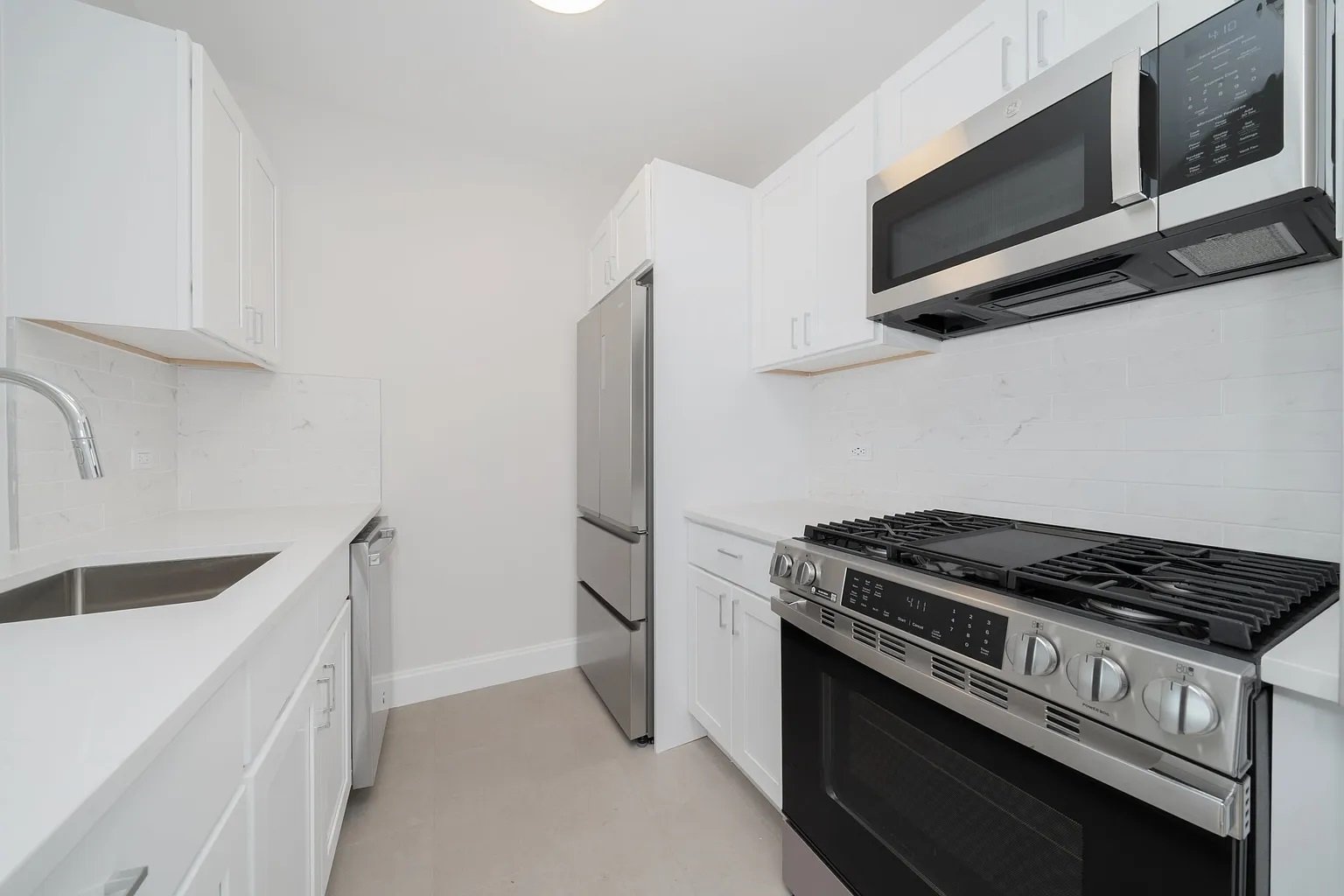 New York Condo: 140 Riverside Blvd
