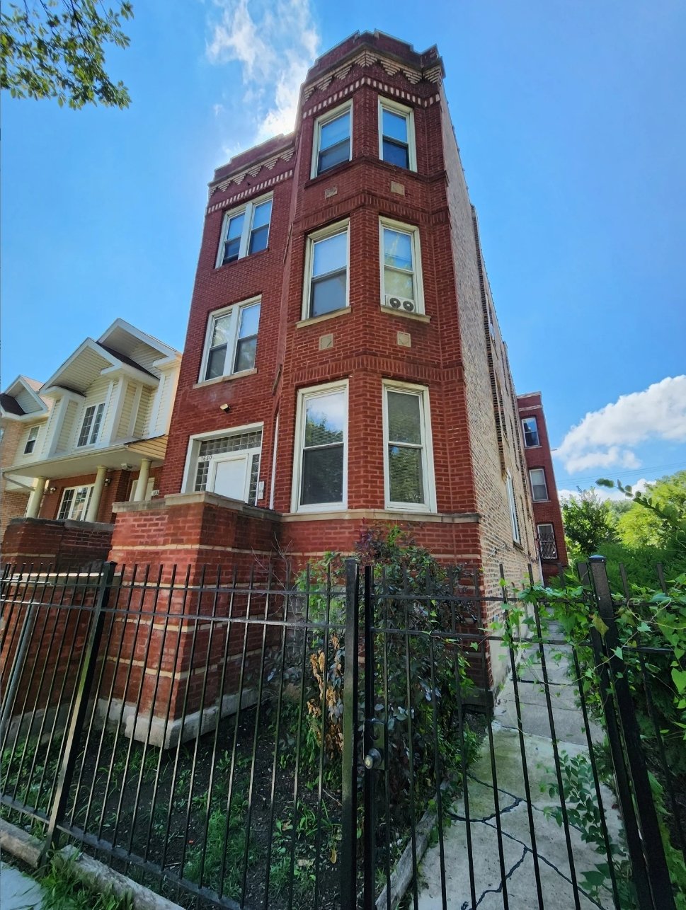 Chicago Apartment: 1650 S ST Louis