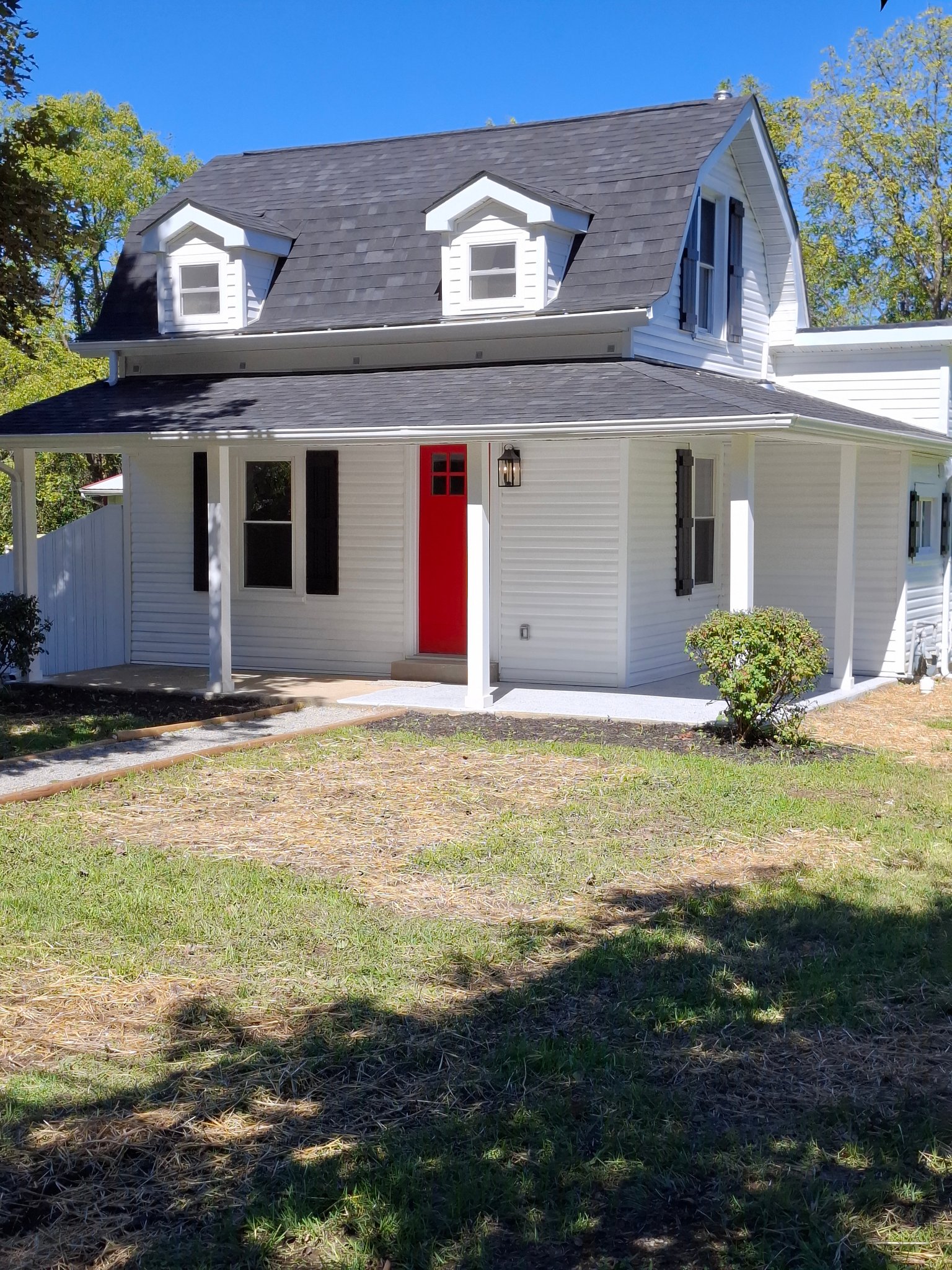 Hillsboro House: 87 Willetsville Pike