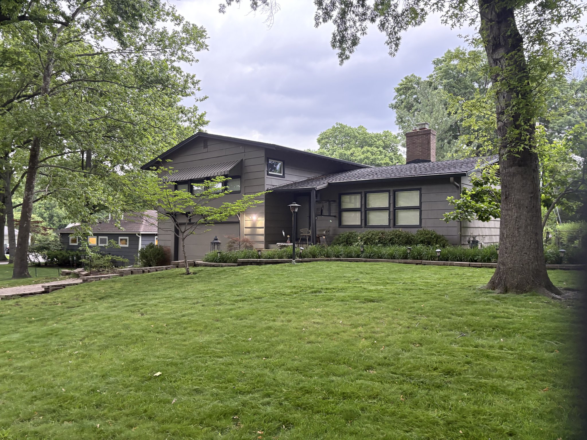 Prairie Village House: 5902 w 77th Terrace