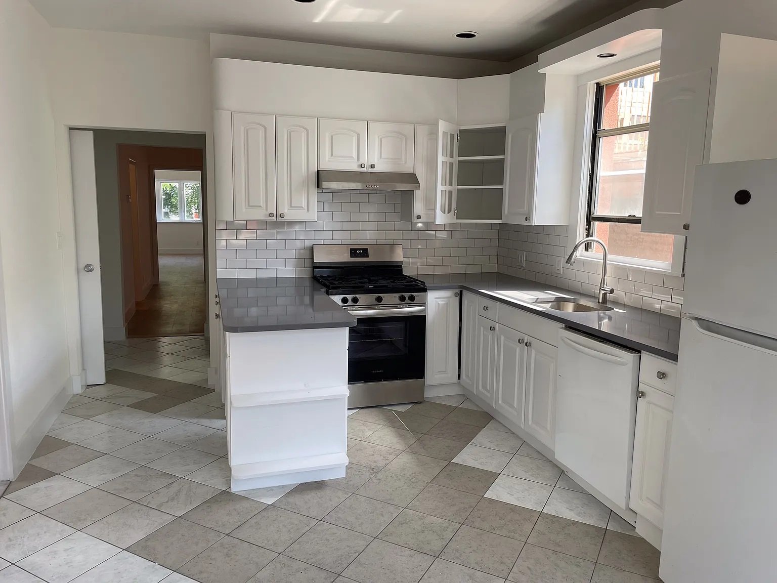 Maspeth Condo: 61-32 56th Dr