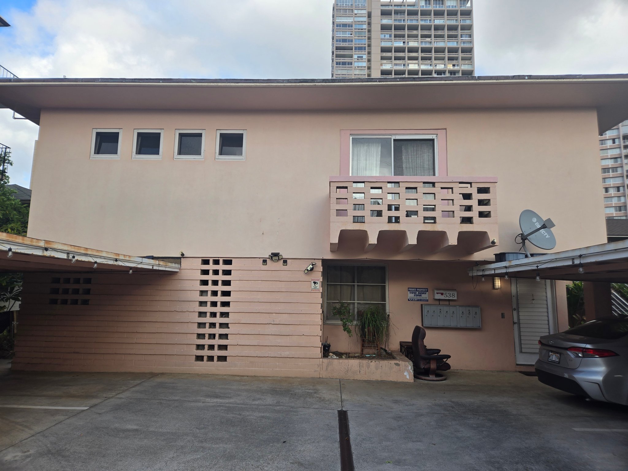 Honolulu Apartment: 538 Kamoku St
