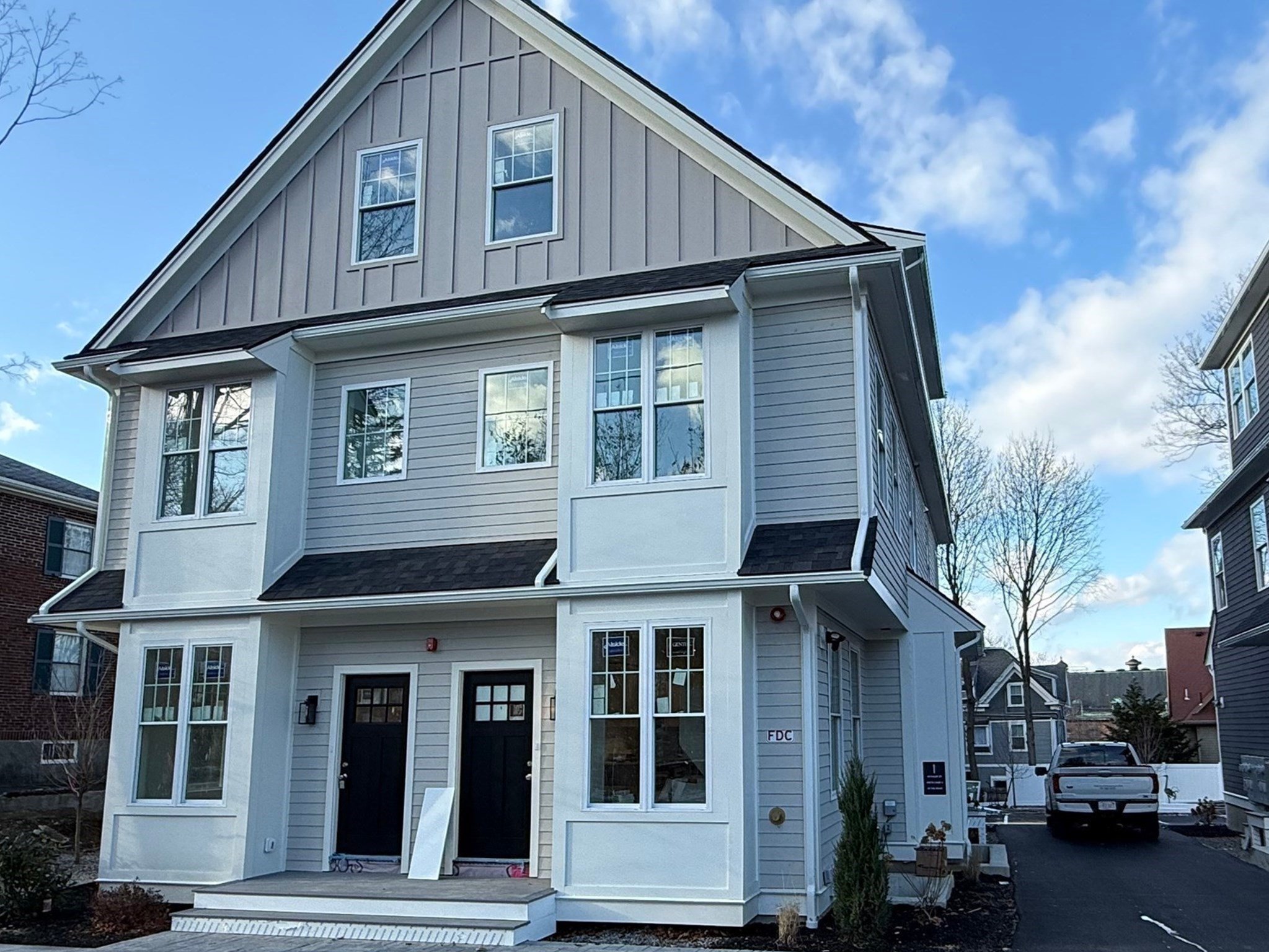 Newton Multiplex: 75 Floral St