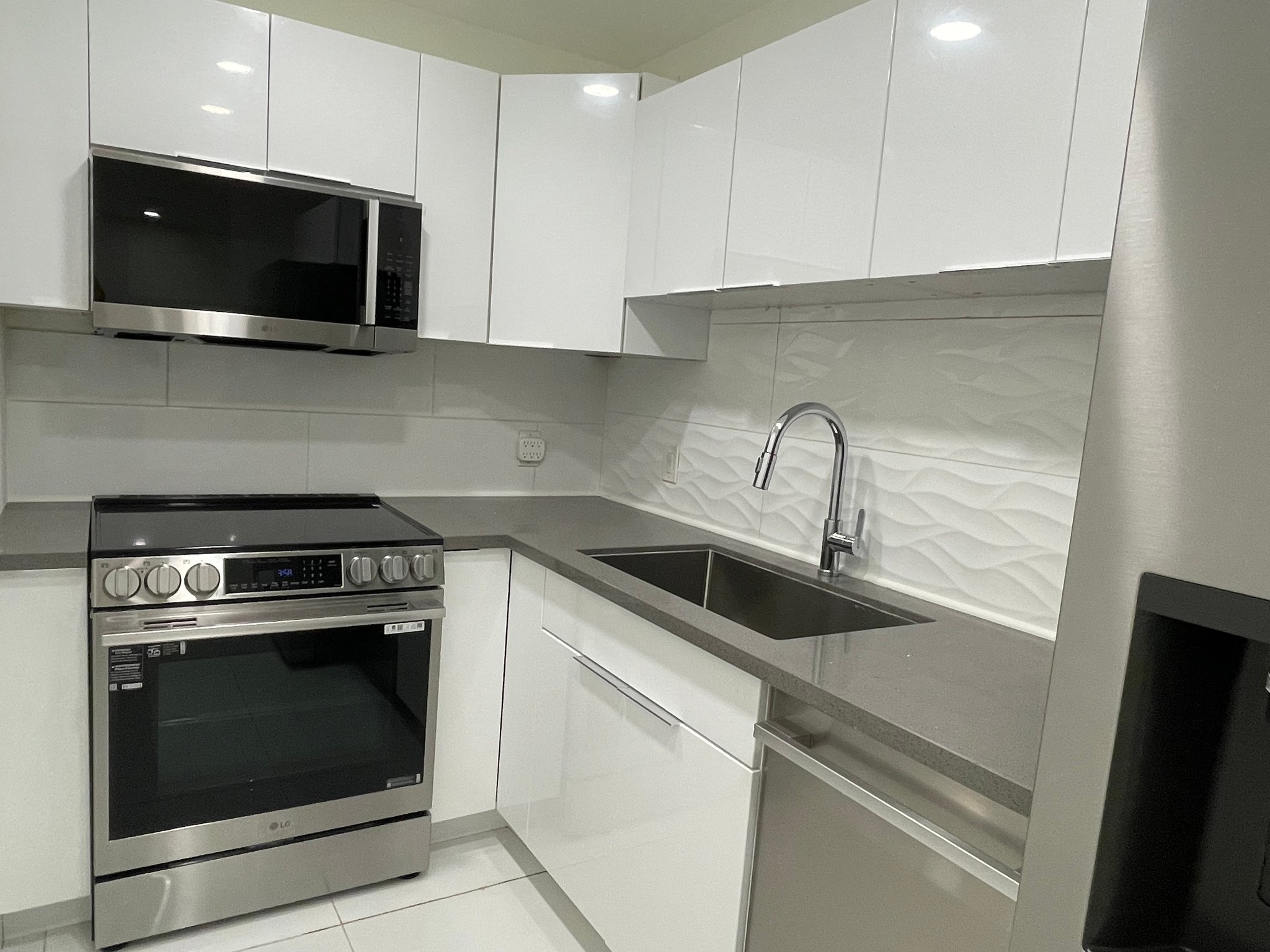 Palm Springs Condo: 420 N Villa Ct