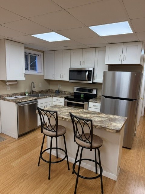 Silver Spring House: 1209 Harding Ln