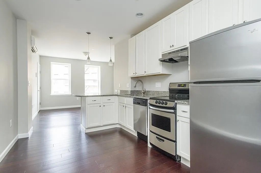 Boston Condo: 106 Prince St