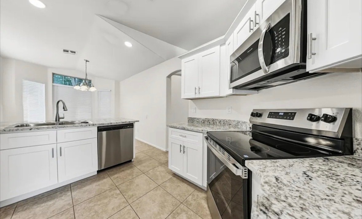 Cape Coral House: 3228 SE Santa Barbara Pl