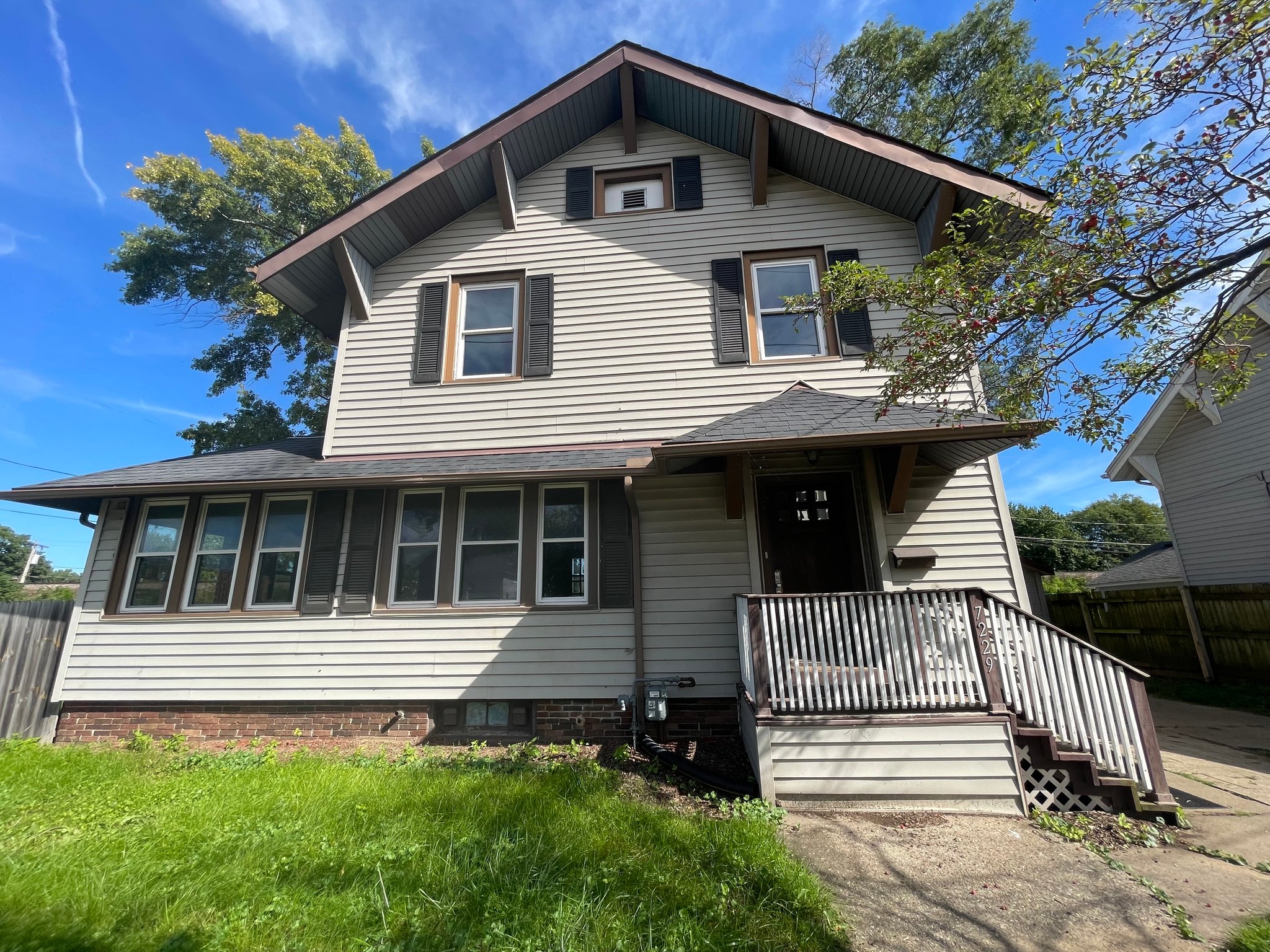 Kenosha House: 7229 Sheridan Road