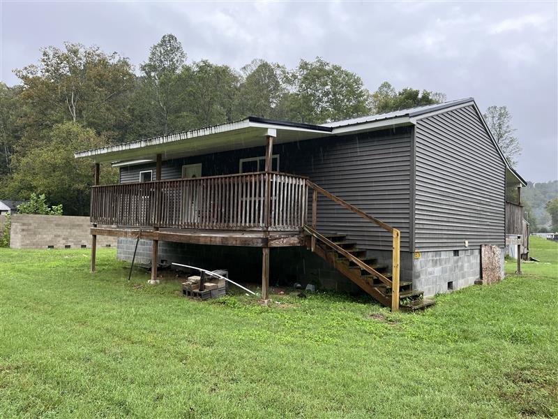 Genoa Single Room: 6579 Old NW Railroad
