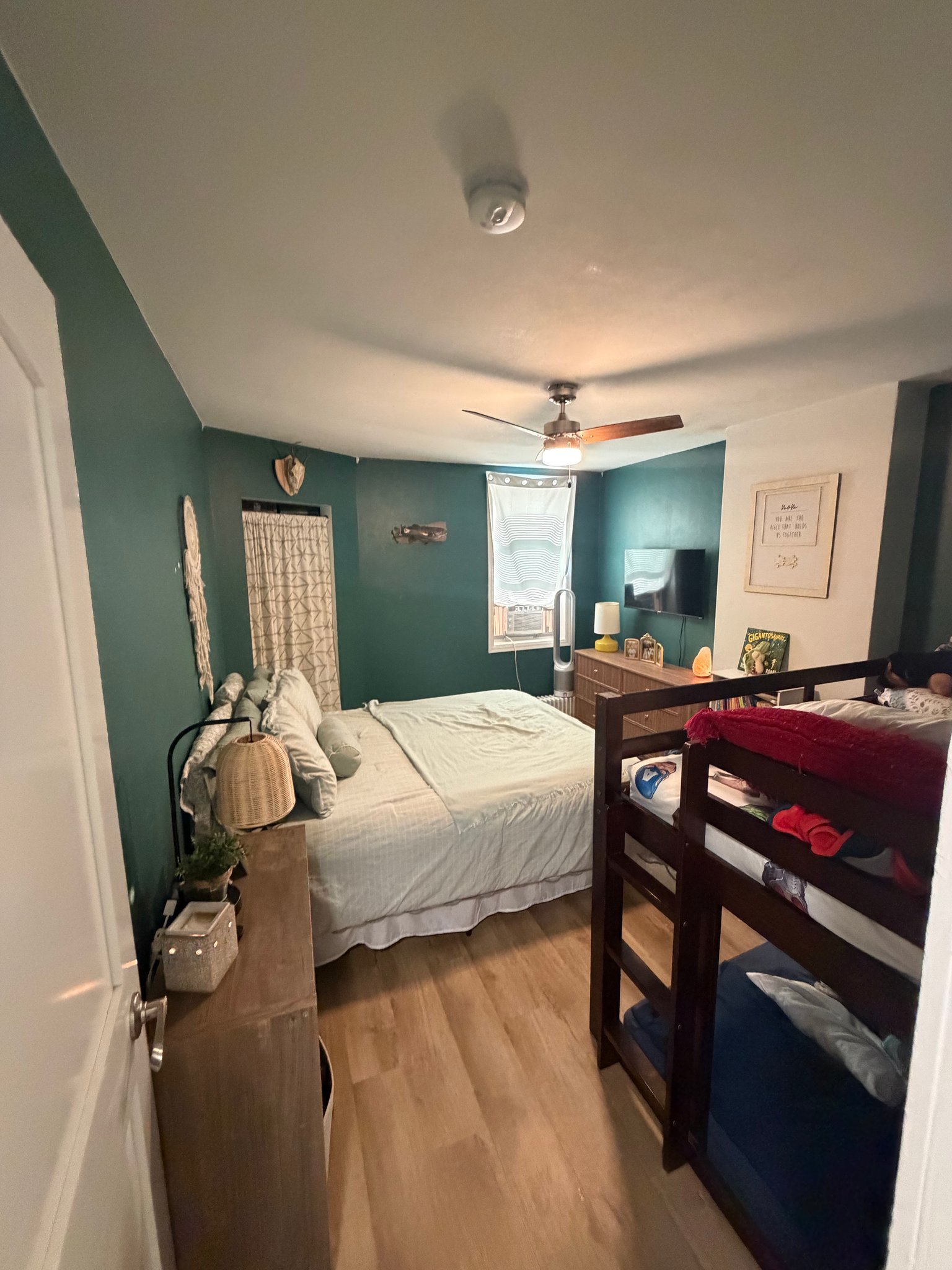 Duluth Apartment: 207 S 17th Ave E