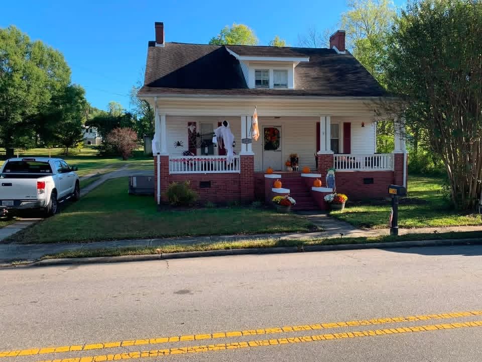 Eden House: 1148 W Fieldcrest Rd