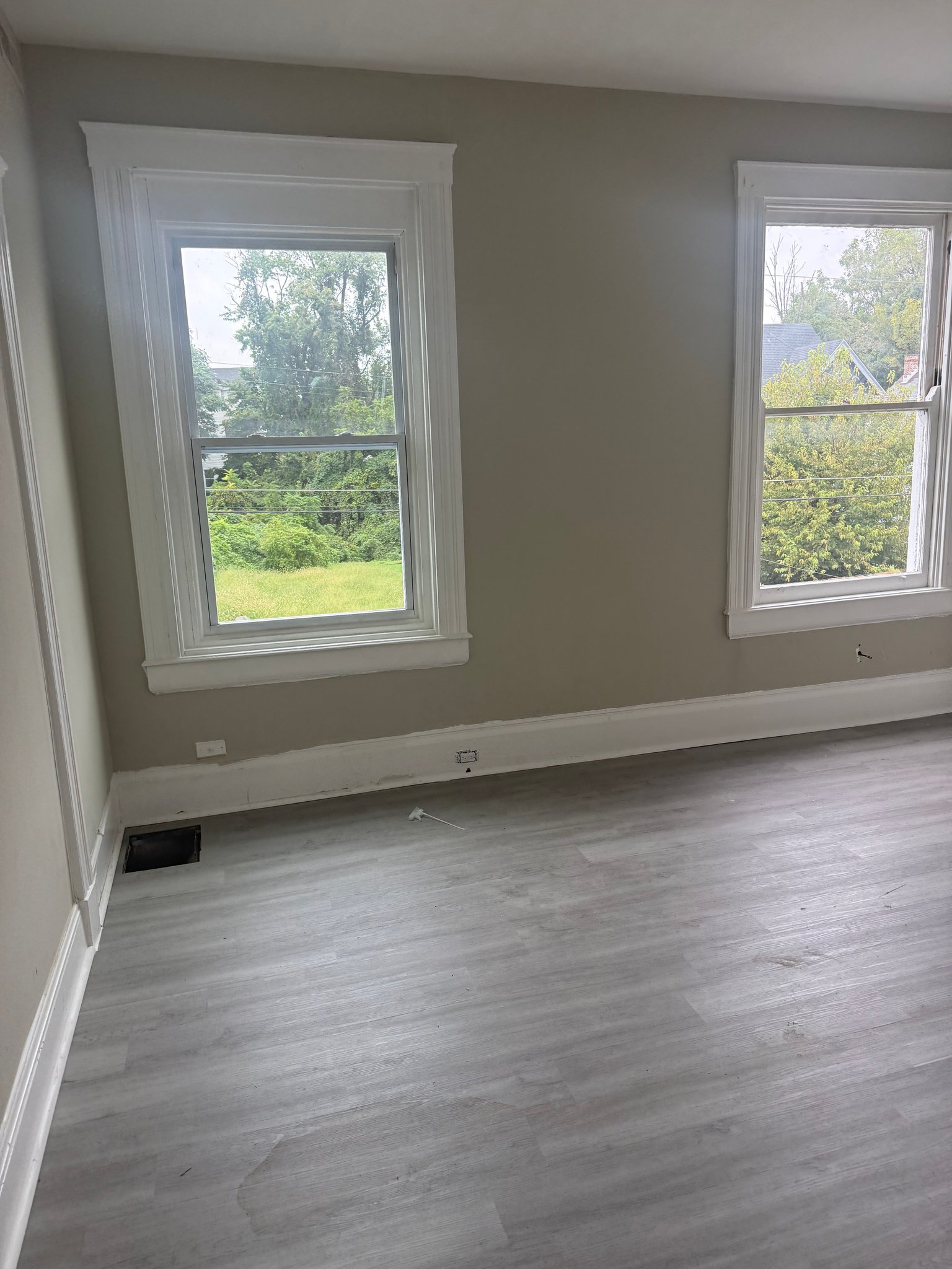 Cincinnati Apartment: 112 W 69th