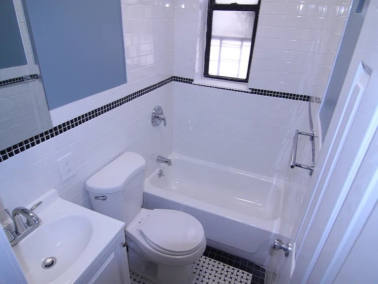 Long island City Apartment: 39-31 24th St #7