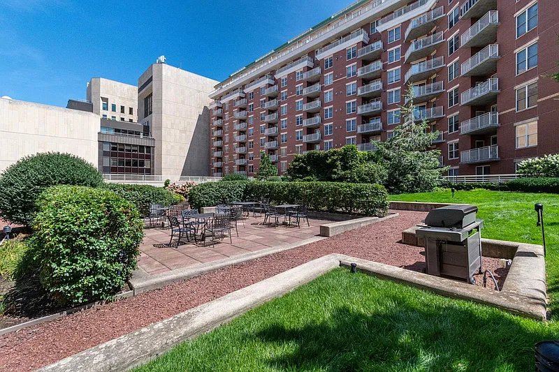 Madison Apartment: 360 W Washington Ave